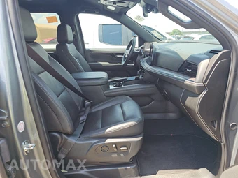 2025 Chevrolet Suburban Z71 2Z7 - miniatura 8