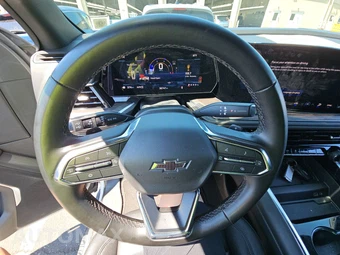 2025 Chevrolet Suburban Z71 2Z7 - miniatura 10