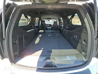 2025 Chevrolet Suburban Z71 2Z7 - miniatura 17