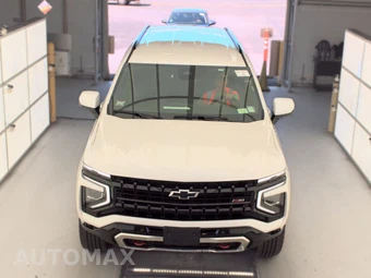 2025 Chevrolet Suburban Z71 2Z7 - miniatura 2
