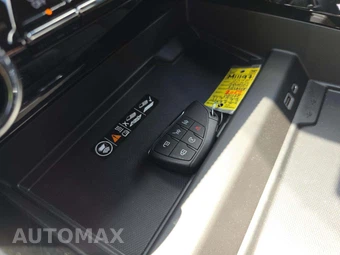 2025 Chevrolet Suburban Z71 2Z7 - miniatura 8