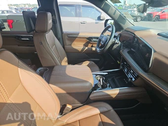 2025 Chevrolet Tahoe High Country 3LZ - miniatura 8