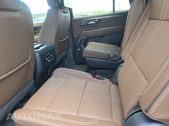 2025 Chevrolet Tahoe High Country 3LZ - miniatura 13