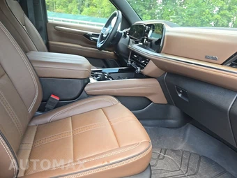 2025 Chevrolet Tahoe High Country 3LZ - miniatura 8