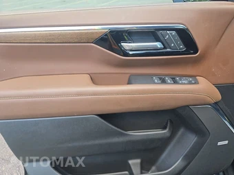 2025 Chevrolet Tahoe High Country 3LZ - miniatura 9
