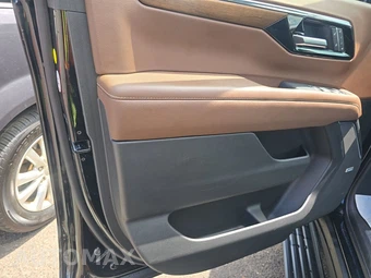 2025 Chevrolet Tahoe High Country 3LZ - miniatura 9