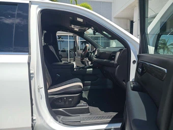 2025 Chevrolet Tahoe LS 1LS - miniatura 16