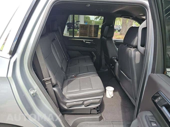 2025 Chevrolet Tahoe LT 1LT - miniatura 17