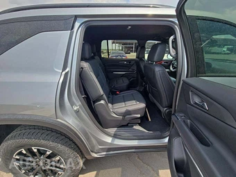 2025 Chevrolet Traverse Z71 - miniatura 13