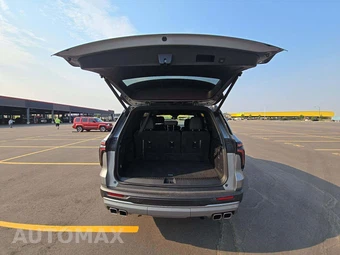 2025 Chevrolet Traverse Z71 - miniatura 11