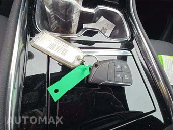 2025 Chevrolet Traverse Z71 - miniatura 8