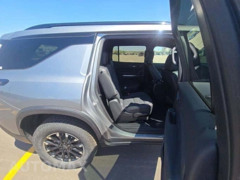 2025 Chevrolet Traverse Z71 - miniatura 13