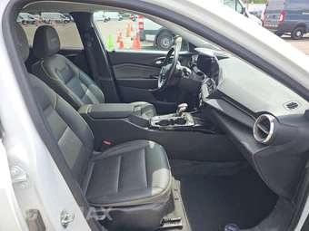 2025 Chevrolet Trax ACTIV - miniatura 8