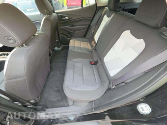 2025 Chevrolet Trax LS – miniatura 10
