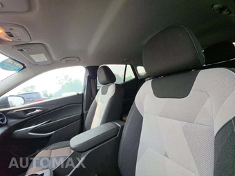 2025 Chevrolet Trax LS – miniatura 8