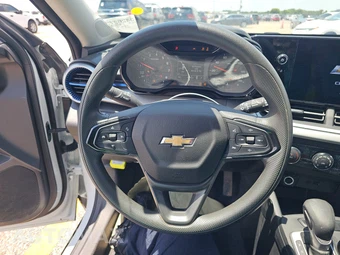 2025 Chevrolet Trax LS - miniatura 16