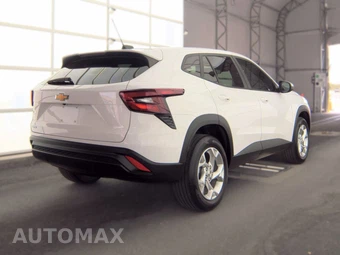 2025 Chevrolet Trax LS - miniatura 4