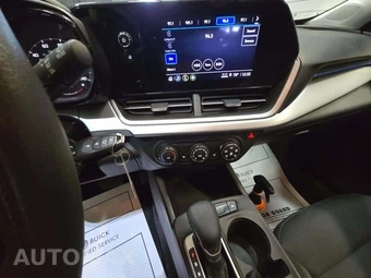 2025 Chevrolet Trax LS - miniatura 10