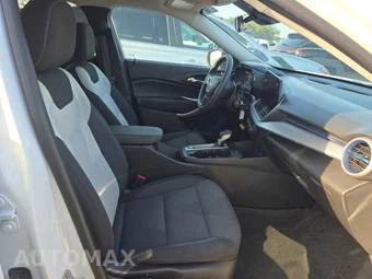 2025 Chevrolet Trax LS – miniatura 8