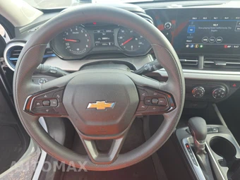 2025 Chevrolet Trax LS – miniatura 10