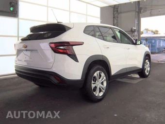 2025 Chevrolet Trax LS – miniatura 4