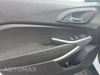 2025 Chevrolet Trax LS – miniatura 9