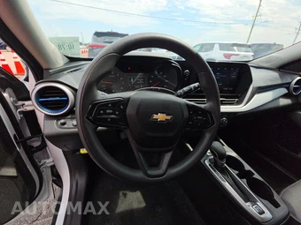 2025 Chevrolet Trax LS – miniatura 10