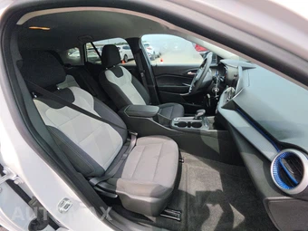 2025 Chevrolet Trax LS – miniatura 8