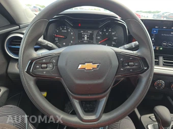 2025 Chevrolet Trax LS – miniatura 10