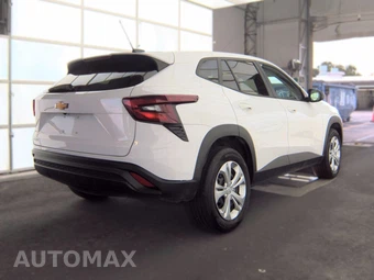 2025 Chevrolet Trax LS – miniatura 4