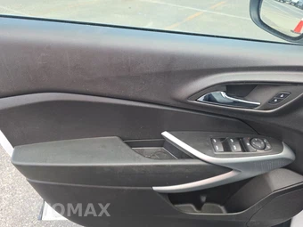2025 Chevrolet Trax LS – miniatura 9