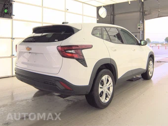 2025 Chevrolet Trax LS – miniatura 4
