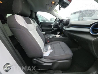 2025 Chevrolet Trax LS – miniatura 8