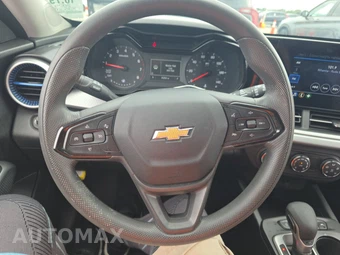 2025 Chevrolet Trax LS – miniatura 10