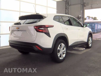2025 Chevrolet Trax LS – miniatura 4