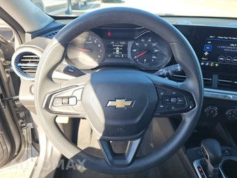 2025 Chevrolet Trax LS - miniatura 10