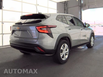 2025 Chevrolet Trax LS - miniatura 4