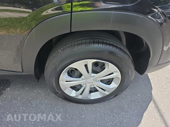 2025 Chevrolet Trax LS - miniatura 11
