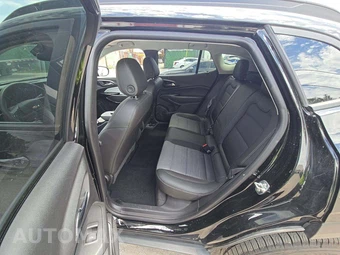 2025 Chevrolet Trax LT – miniatura 10