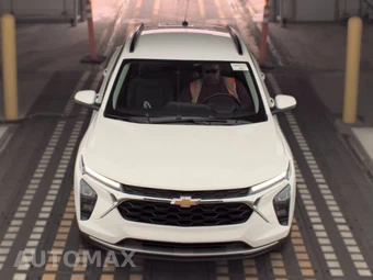 2025 Chevrolet Trax LT - miniatura 2