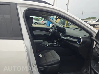2025 Chevrolet Trax LT - miniatura 8