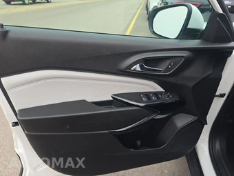 2025 Chevrolet Trax LT - miniatura 9