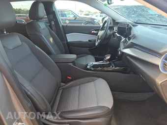 2025 Chevrolet Trax LT - miniatura 8