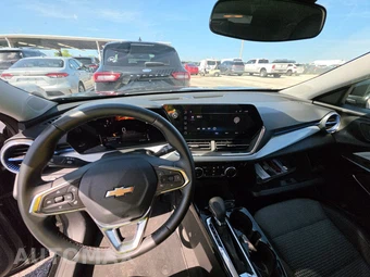 2025 Chevrolet Trax LT - miniatura 11