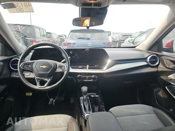 2025 Chevrolet Trax LT - miniatura 11