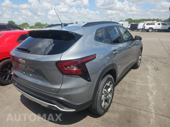 2025 Chevrolet Trax LT - miniatura 4