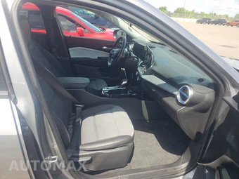 2025 Chevrolet Trax LT - miniatura 8