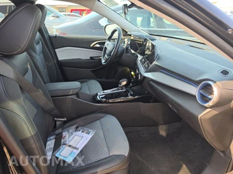 2025 Chevrolet Trax LT - miniatura 8