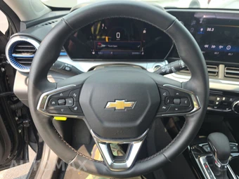 2025 Chevrolet Trax LT - miniatura 10