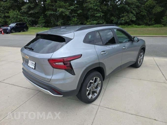 2025 Chevrolet Trax LT – miniatura 3